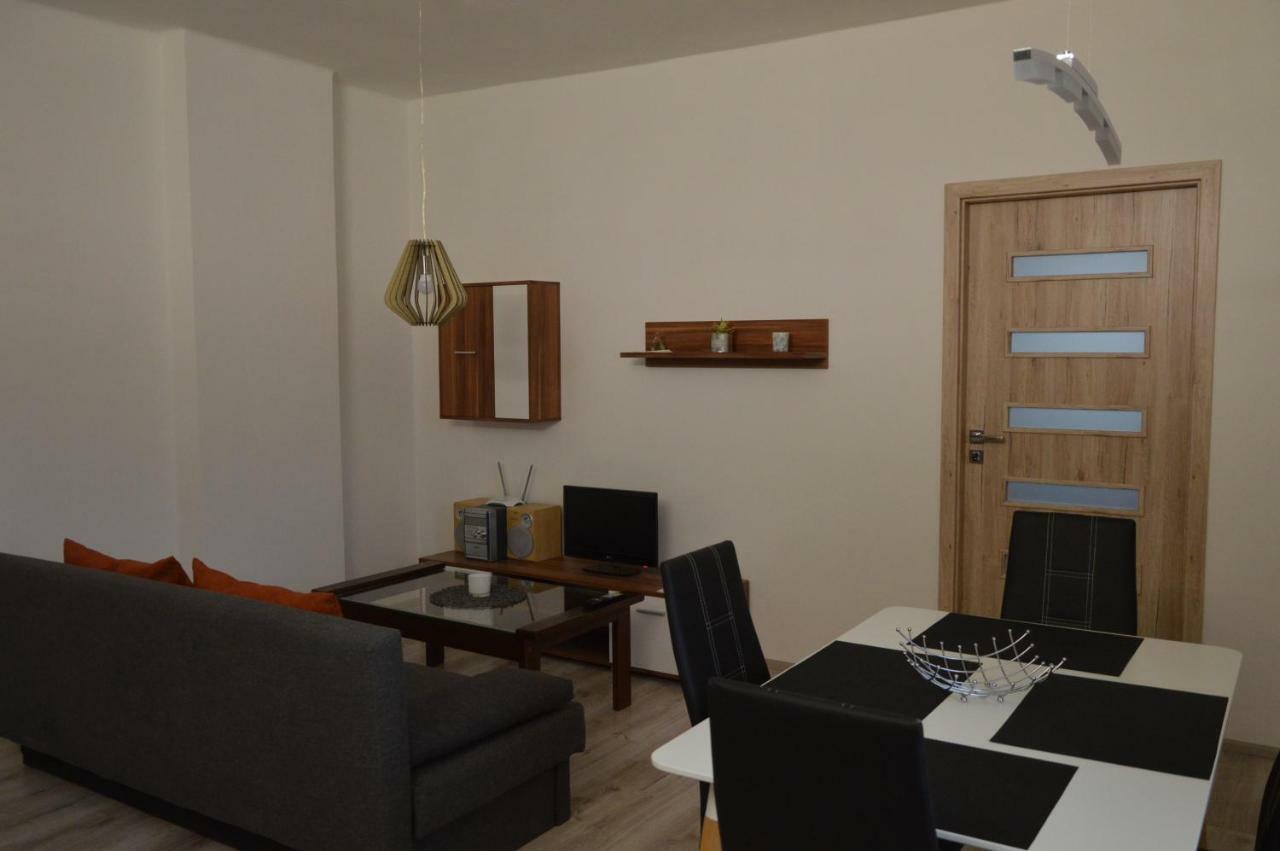 Apartmanovy Byt トレボン エクステリア 写真